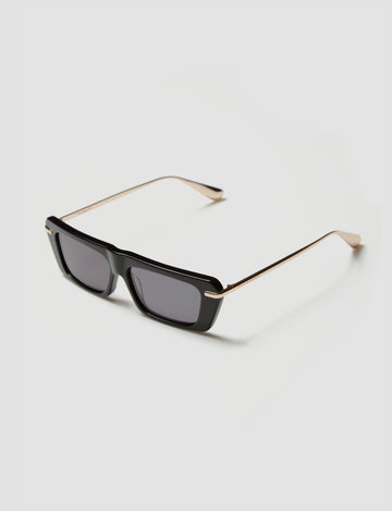 The Edge Black