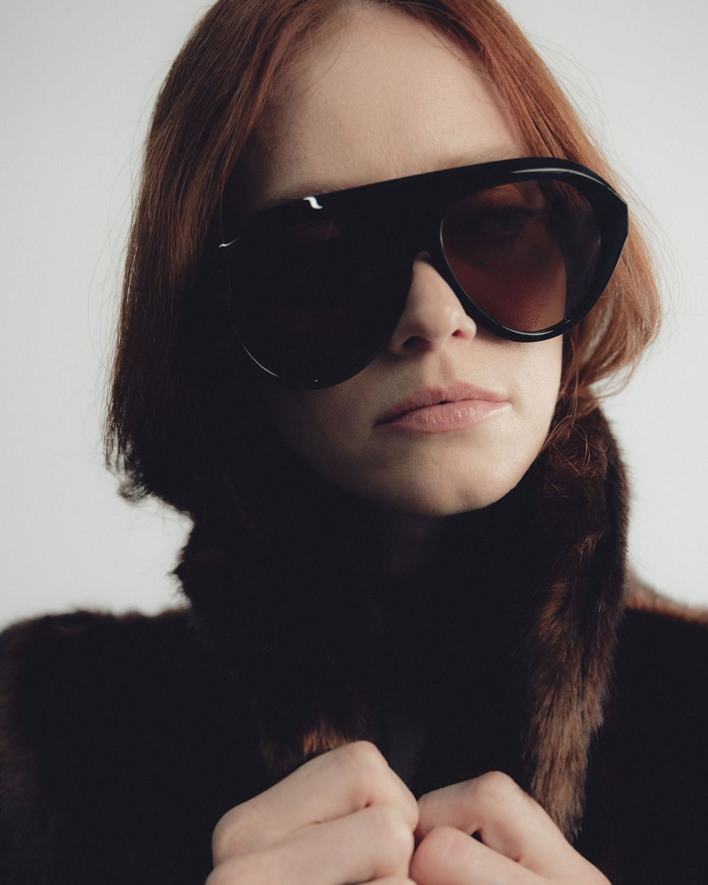 The Icon Sunglasses in Black – Past Midnight display picture 3