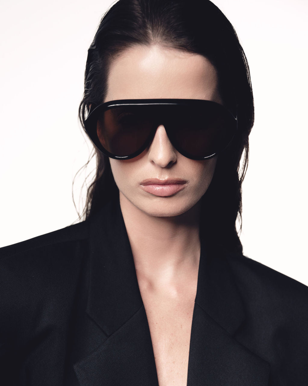 The Icon Sunglasses in Black